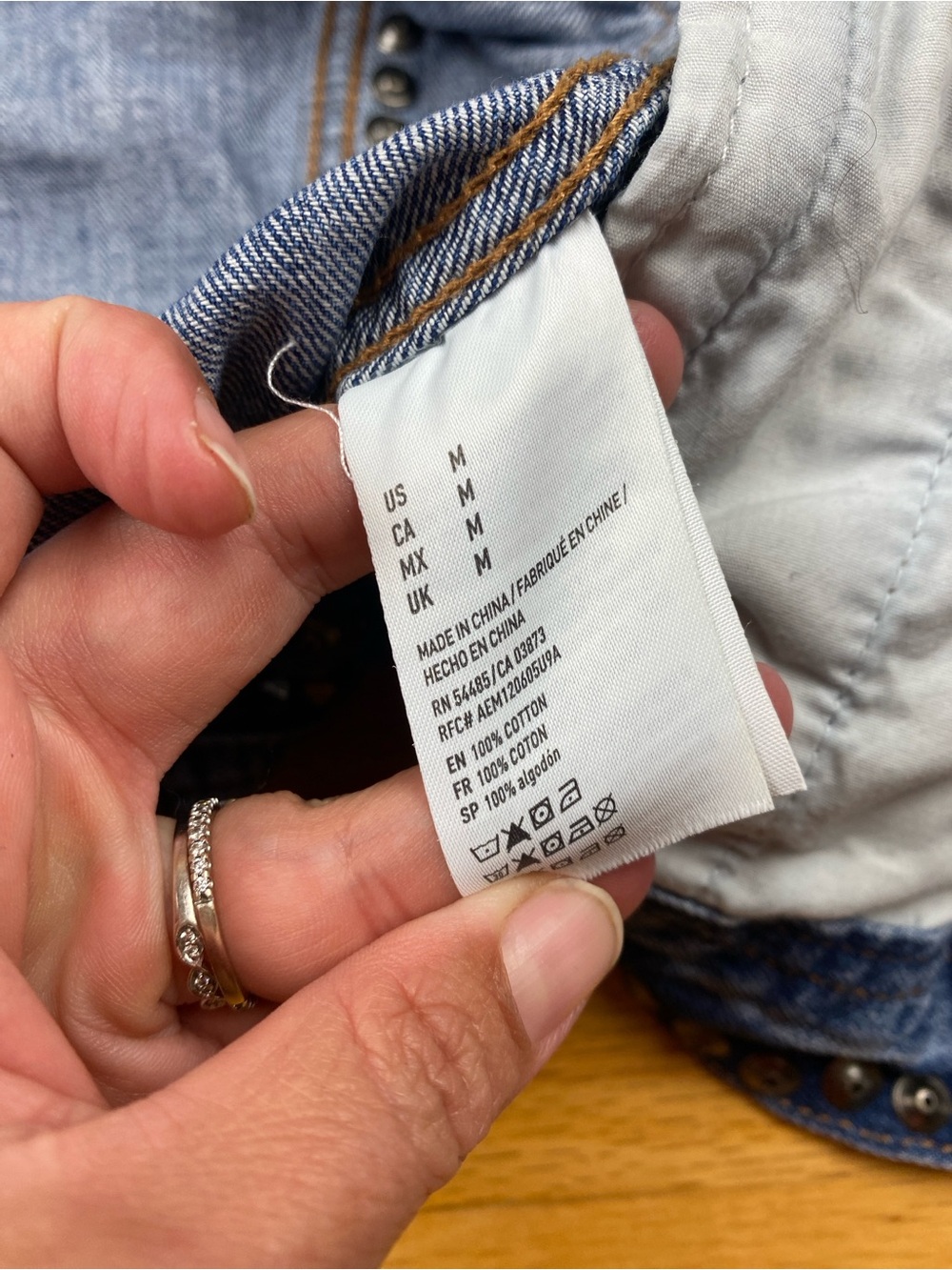 American Eagle Studded jean jacket Size M Distressed Denim Rocker Chic Country - Picture 5 of 12